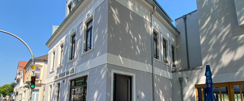 5951 - Höchst attraktive 3-Zimmer-Obergeschosswohnung mit EBK und Balkon im Joh. Voss Haus! - Foto 1