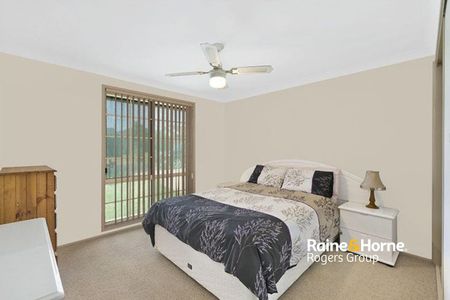 4-Bedroom Brick Home on a Corner Block - Photo 5