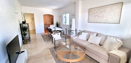 Alquiler de piso en Bv Principe Alfonso Hohenloh - Photo 3