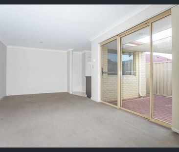 SPACIOUS 3x2 REAR VILLA - Photo 1