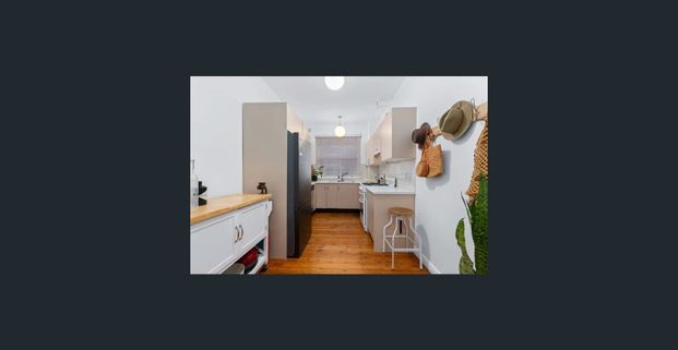 Charming 1 Bedroom Harbourside Apartment - Photo 1