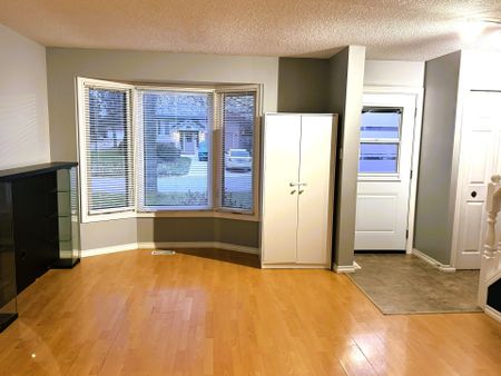 For Lease - 20 Daybreak Drive, London East, Ontario - Photo 2