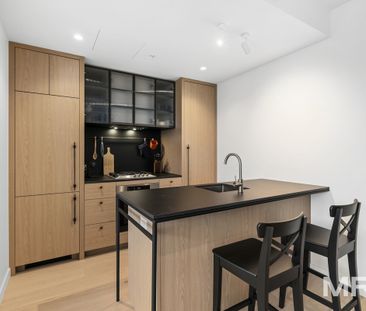 Furnished high-rise living with spectacular city views - Photo 5