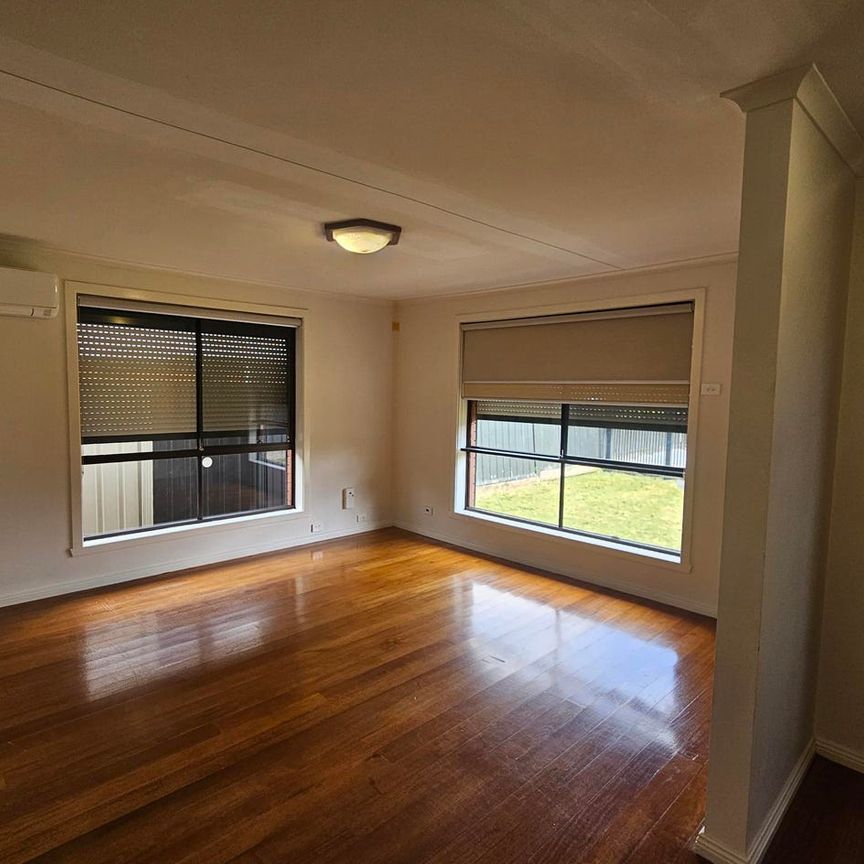 QUIET COURT LOCATION! - Photo 1