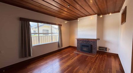 Character Charmer - Photo 3