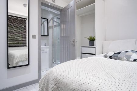 6 bedroom house to rent - Photo 2