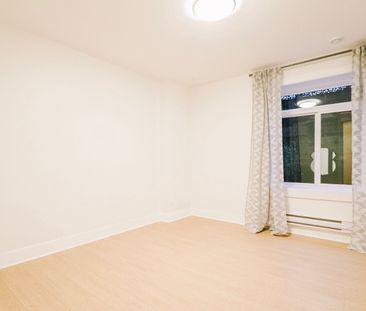 Four-Legged Friendly! - Photo 6