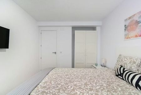 Calle de Aguilón, Madrid, Community of Madrid 28045 - Foto 2