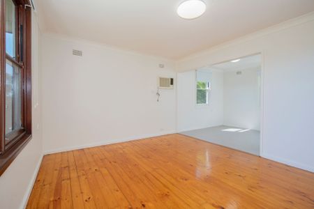 Whisper Quiet Location - Short Term Lease Only - Photo 2