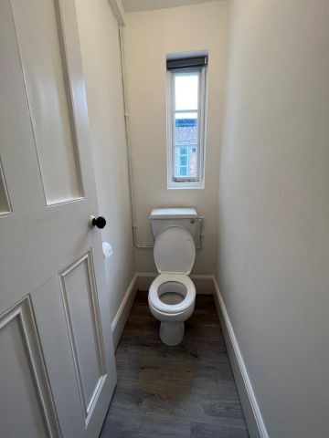 Room in a Shared Flat, Stunning Double Room In Westminster/, SW1V - Photo 4