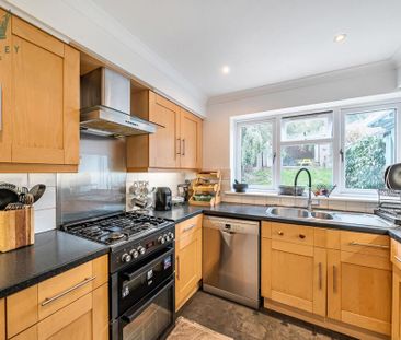 3 bedroom link detached house to rent - Photo 4