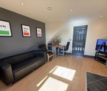 3 bedroom terraced house to rent - Photo 1