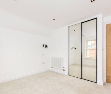 2 bedroom maisonette to rent - Photo 3