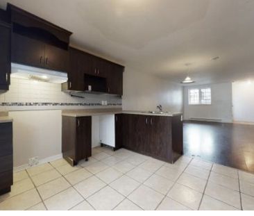 Très Grand 4 1/2 Style Condo - Photo 2