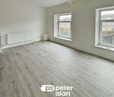 High Street, Fleur De Lis, Blackwood, NP12 - Photo 2