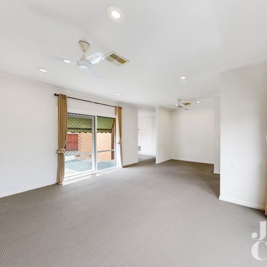 2/567 South Road, Bentleigh - Photo 1