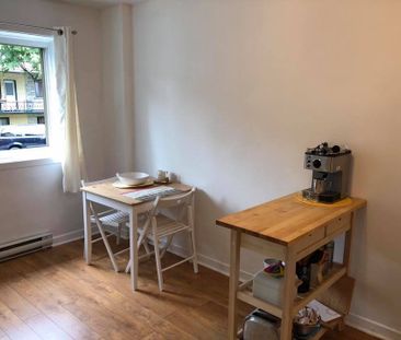 Studio, Poele Frigo Et Eau Chaude Inclus - Photo 2