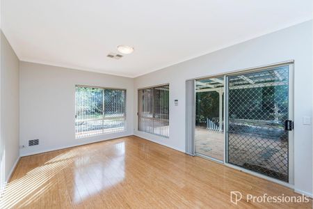 Big Bold & Beautiful Spacious Living At Its Best!!! - Photo 3