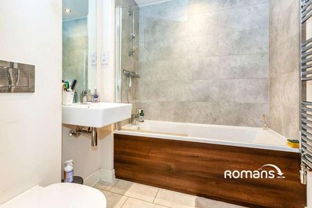 Kingston Close, Maidenhead, Berkshire, SL6 - Photo 4