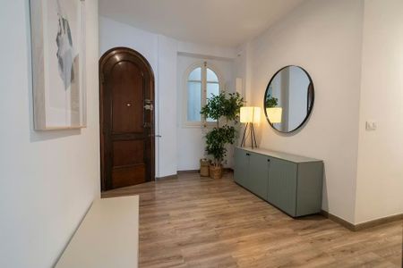 Calle del Hospital, Valencia, Valencian Community 46001 - Photo 4