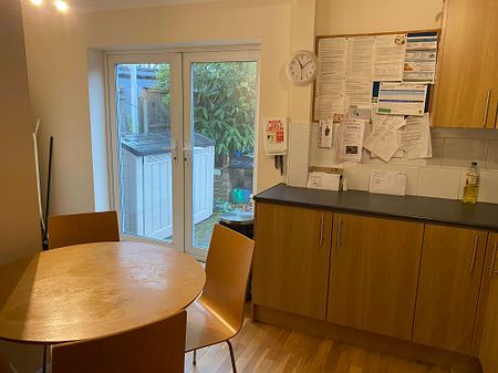 A Comfortable House Share Room 3 - Photo 3