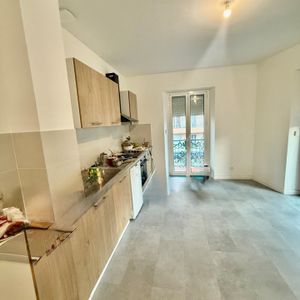 Location Appartement 3 pièces 63m² HYERES 83400 - Photo 2