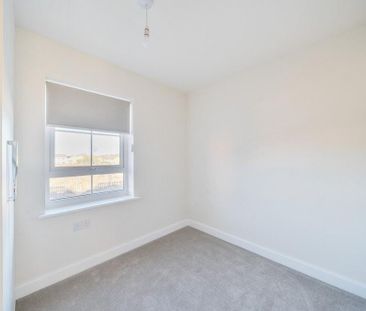 4 bedroom detached house to rent - Photo 6