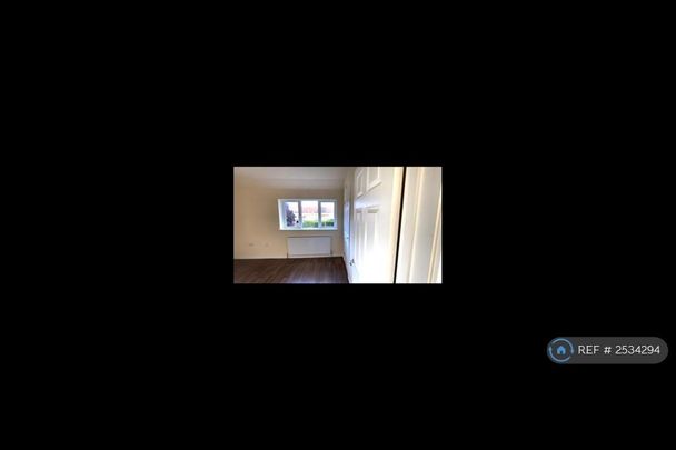 3 bedroom end of terrace house to rent - Photo 1