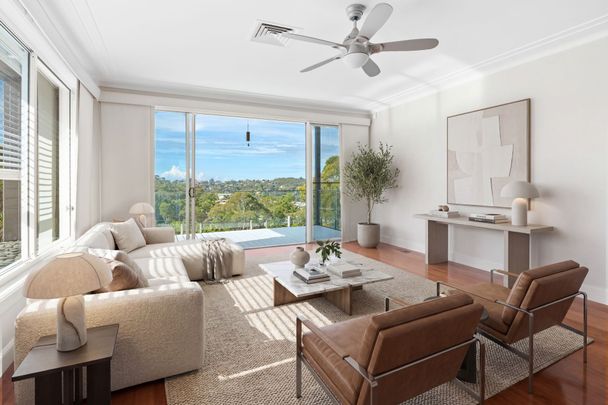Six-bedroom waterfront home with pool, multiple living areas & stunning harbour views - Photo 1