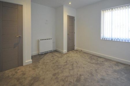 2 bedroom end of terrace house to rent - Photo 3