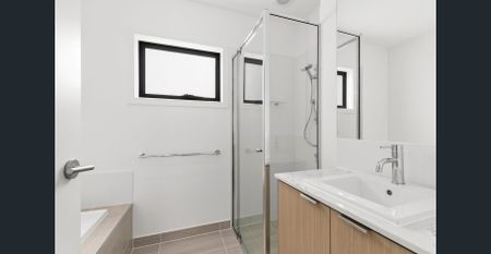 Modern and Stylish Living - Photo 5