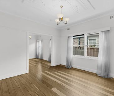 Spacious Two Bedroom Home in Prime Essendon Pocket - Photo 6