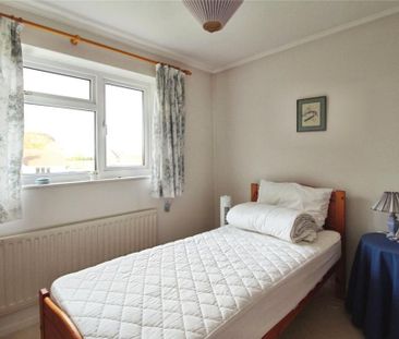 4 bedroom detached house to rent - Photo 4