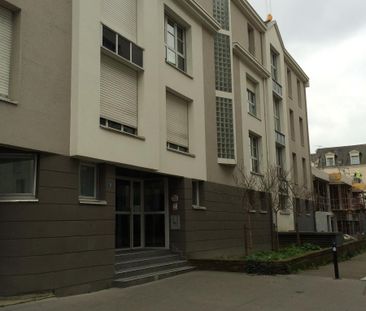 A LOUER -NANTES CITE DES CONGRES STUDIO MEUBLE - Photo 6