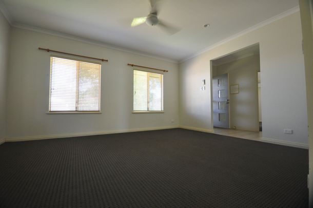 4x2 in a Quiet Coastal Cul-de-Sac - Photo 1