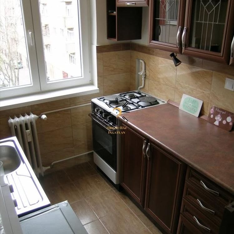Kiadó lakás - Pécs - Fotó 1