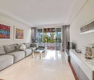 Alquiler de dúplex en Calle Isabel de Farnesio - Photo 2