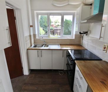 2 bedroom end of terrace house to rent - Photo 3