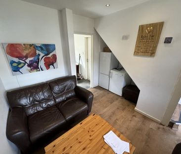 5 bedroom terraced house to rent - Photo 2