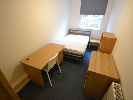 Radford Road Room 4 - Photo 3