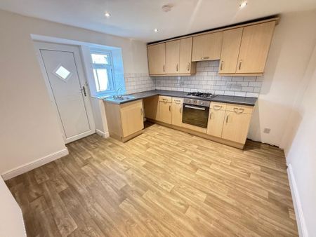 2 bedroom terraced house to rent - Photo 2