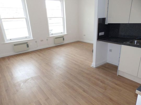 2 bedroom maisonette to rent - Photo 1