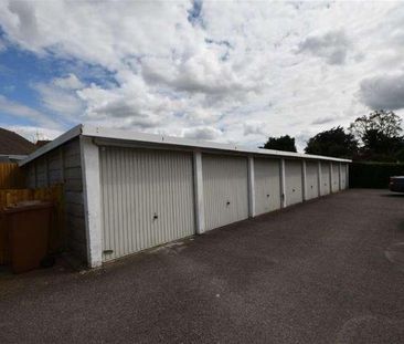 Bedroom Ground Floor Maisonette In Elstead, GU8 - Photo 5