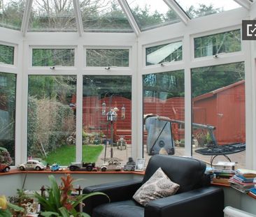 Welcoming room in shared apartment in Killiney, Dublin - Photo 2