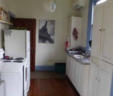 ** BACK UNIT IN CHARACTER VILLA ** - Photo 5
