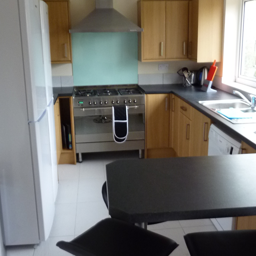 Deeds Grove Room 6 - Photo 2
