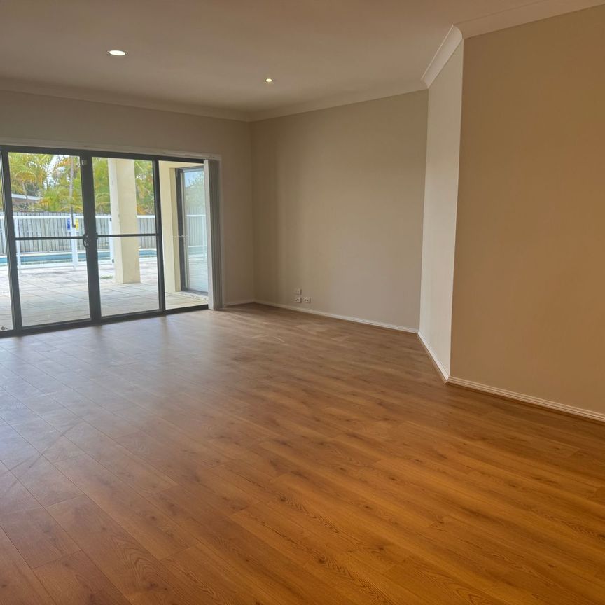 The perfect property in a perfect location - Photo 1