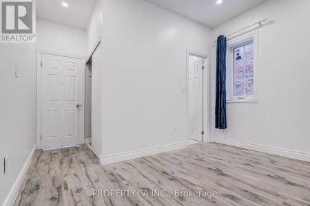 285 ST JOHN'S ROAD - Photo 2