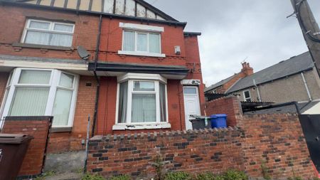 2 bedroom end of terrace house to rent - Photo 4