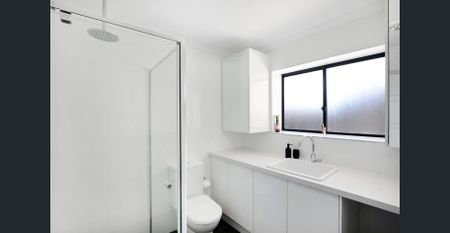 Fully renovated two bedroom homette includes water use and supply - Photo 4